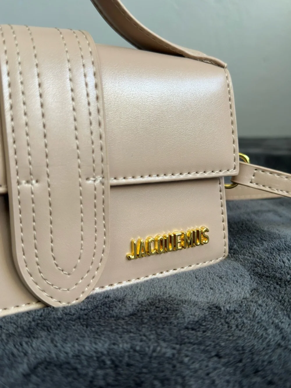 Jacquemus Blush Mini Top-Handle Crossbody - Picture 4 of 8